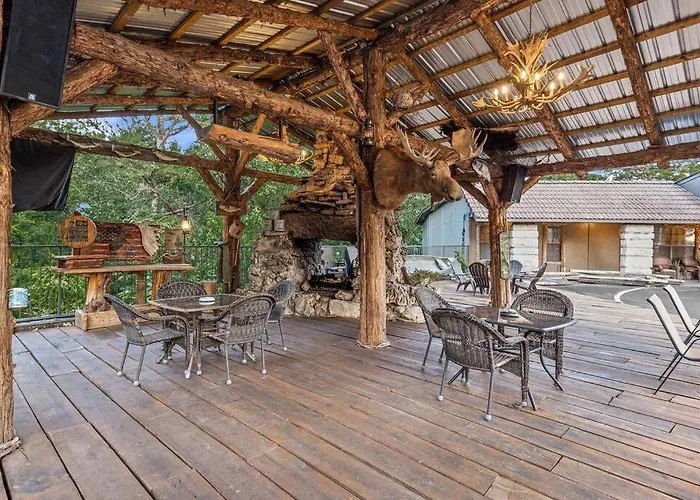 Stonegate Lodge King Bed, Wifi, 50In Roku Tv, Salt Water Pool Room #103